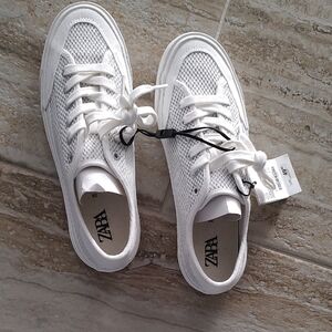 Zara Classic White Lace-Up Sneakers